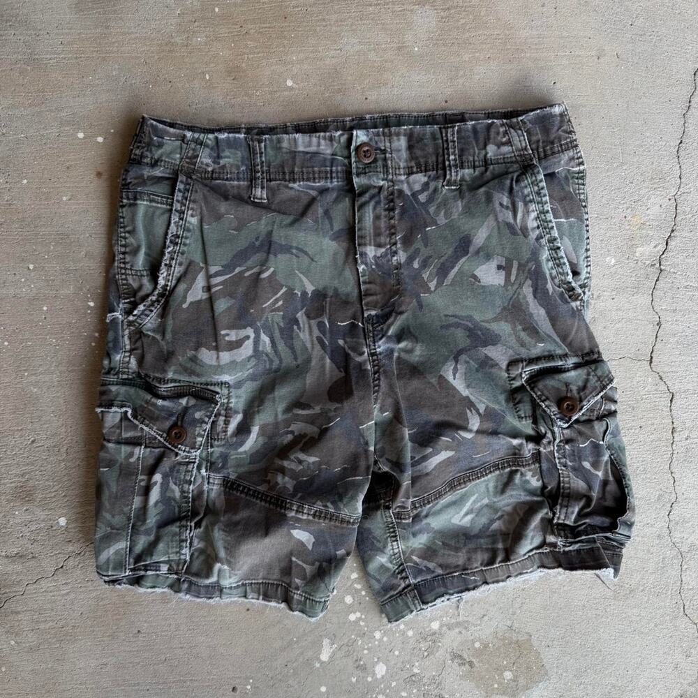 American eagle camo cargo shorts